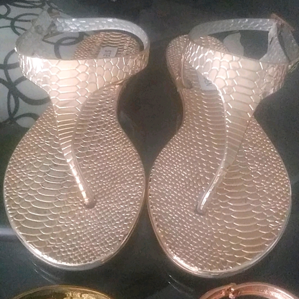 STEVE MADDEN 8 Gold Animal Skin Jelly Thong Sandal